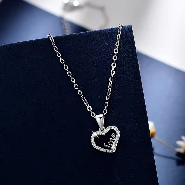 گردنبند نقره love مدل ۲