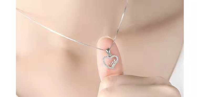 گردنبند نقره love مدل ۲