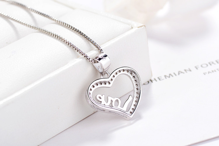 گردنبند نقره love مدل ۲